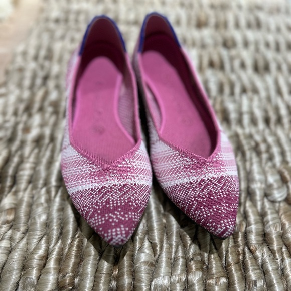 Rothy’s Retired Limited Edition Breast Cancer Awareness The Point Flats Size 8.5 - Picture 1 of 7